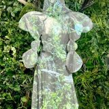 ①透明にみえる服